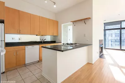 130 S Canal Street #722, Chicago, IL 60606 - Photo 4