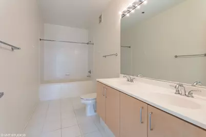 130 S Canal Street #722, Chicago, IL 60606 - Photo 8