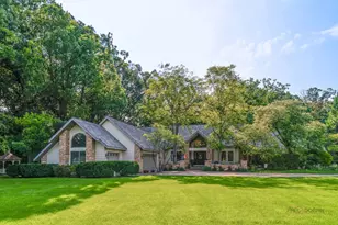 5520 Hilltop Ln, Libertyville, IL 60048 - Photo 1