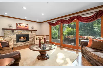 5520 Hilltop Lane, Libertyville, IL 60048 - Photo 6