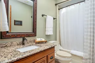 5520 Hilltop Ln, Libertyville, IL 60048 - Photo 34