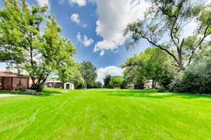2147 Green Valley Rd, Darien, IL 60561 - Photo 28