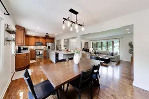 2147 Green Valley Rd, Darien, IL 60561 - Photo 6