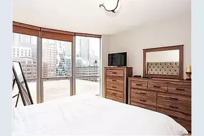 600 N Dearborn Street #806, Chicago, IL 60654 - Photo 6