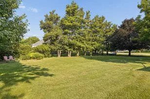 11S634 McGrath Ln, Naperville, IL 60564 - Photo 34
