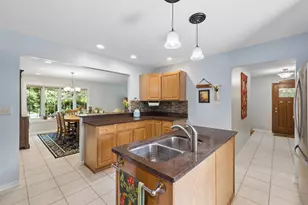 11S634 McGrath Ln, Naperville, IL 60564 - Photo 12