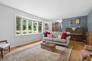 11S634 McGrath Ln, Naperville, IL 60564 - Photo 8