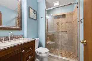 11S634 McGrath Ln, Naperville, IL 60564 - Photo 16
