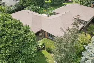 11S634 McGrath Ln, Naperville, IL 60564 - Photo 36