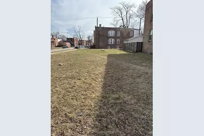 201 E 70th Street, Chicago, IL 60637 - Photo 2