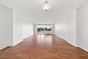 5201 S Cornell Ave, Chicago, IL 60615 - Photo 8