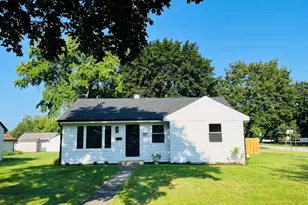 318 N Owen St, Mount Prospect, IL 60056 - Photo 2