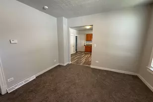 637 8th St, Waukegan, IL 60085 - Photo 4