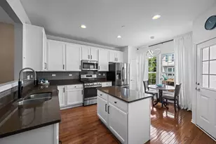 105 Arcadia Ln, Lake Zurich, IL 60047 - Photo 6