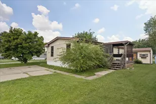 273 Duke Dr, Lynwood, IL 60411 - Photo 2