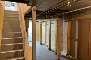 451 W New York St, Aurora, IL 60506 - Photo 14