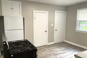451 W New York St, Aurora, IL 60506 - Photo 6