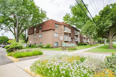 701 W Central Road #B4, Mount Prospect, IL 60056 - Photo 2