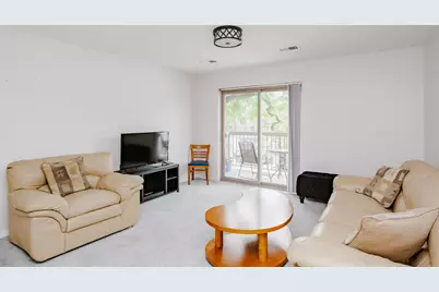 701 W Central Road #B4, Mount Prospect, IL 60056 - Photo 6