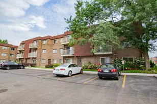 701 W Central Rd, Mount Prospect, IL 60056 - Photo 4