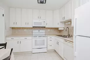 701 W Central Rd, Mount Prospect, IL 60056 - Photo 8