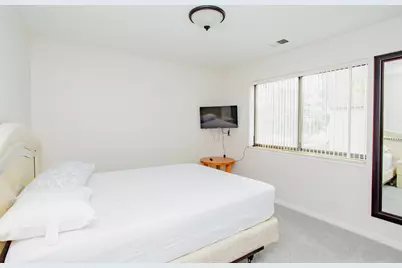 701 W Central Road #B4, Mount Prospect, IL 60056 - Photo 12