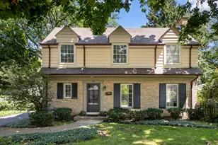 633 Forest Rd, Glenview, IL 60025 - Photo 1