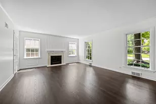 633 Forest Rd, Glenview, IL 60025 - Photo 6