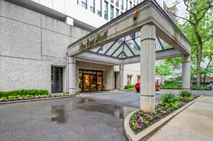 1 E Scott St, Chicago, IL 60610 - Photo 2