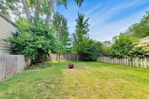 2711 Elgin Rd, Evanston, IL 60201 - Photo 28