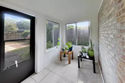 2711 Elgin Road, Evanston, IL 60201 - Photo 2