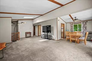 6N365 Essex Ave, Saint Charles, IL 60174 - Photo 8