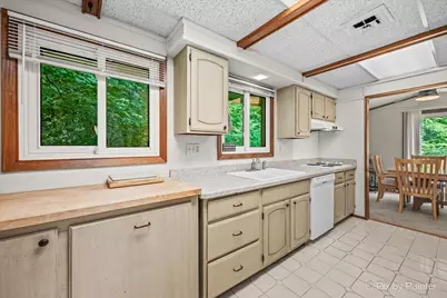 6N365 Essex Avenue, Saint Charles, IL 60174 - Photo 12