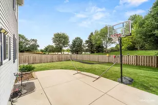 830 Valley Stream Dr, Pingree Grove, IL 60140 - Photo 26