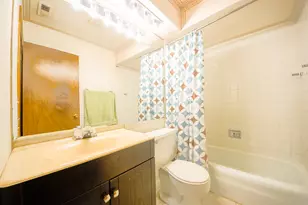 916 S Plum Grove Rd, Palatine, IL 60067 - Photo 10
