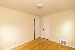 4231 W Nelson St, Chicago, IL 60641 - Photo 8