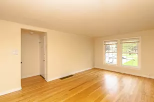 4231 W Nelson St, Chicago, IL 60641 - Photo 2