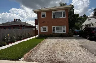 1995 Howard St, Des Plaines, IL 60018 - Photo 1