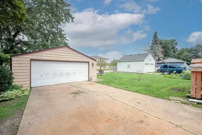 309 E Sunset Place, Dekalb, IL 60115 - Photo 32