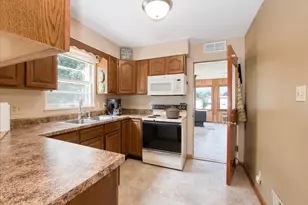 309 E Sunset Pl, Dekalb, IL 60115 - Photo 10