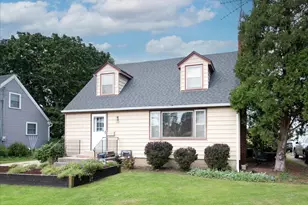 309 E Sunset Pl, Dekalb, IL 60115 - Photo 2