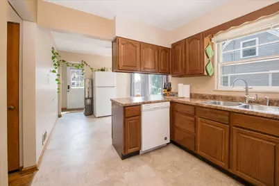 309 E Sunset Place, Dekalb, IL 60115 - Photo 12