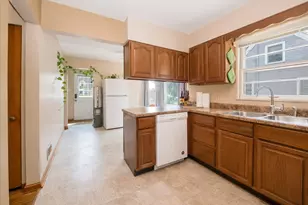 309 E Sunset Pl, Dekalb, IL 60115 - Photo 12