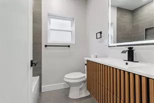 4829 W Strong St, Chicago, IL 60630 - Photo 12