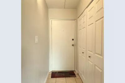 575 Fairway View Drive #1F, Wheeling, IL 60090 - Photo 2