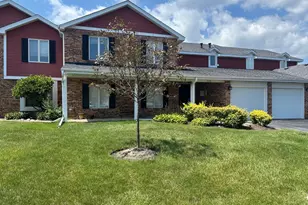 7236 Cottonwood Ct, Willowbrook, IL 60527 - Photo 1