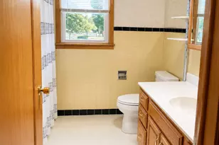 2216 Jonathan Ave, Rockford, IL 61103 - Photo 8