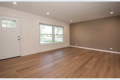 1021 Lonsdale Road, Elk Grove Village, IL 60007 - Photo 6