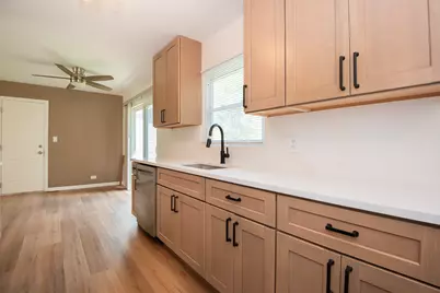 1021 Lonsdale Road, Elk Grove Village, IL 60007 - Photo 10