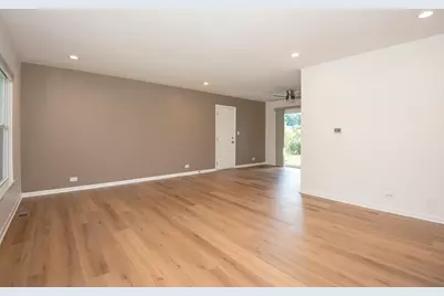 1021 Lonsdale Road, Elk Grove Village, IL 60007 - Photo 2